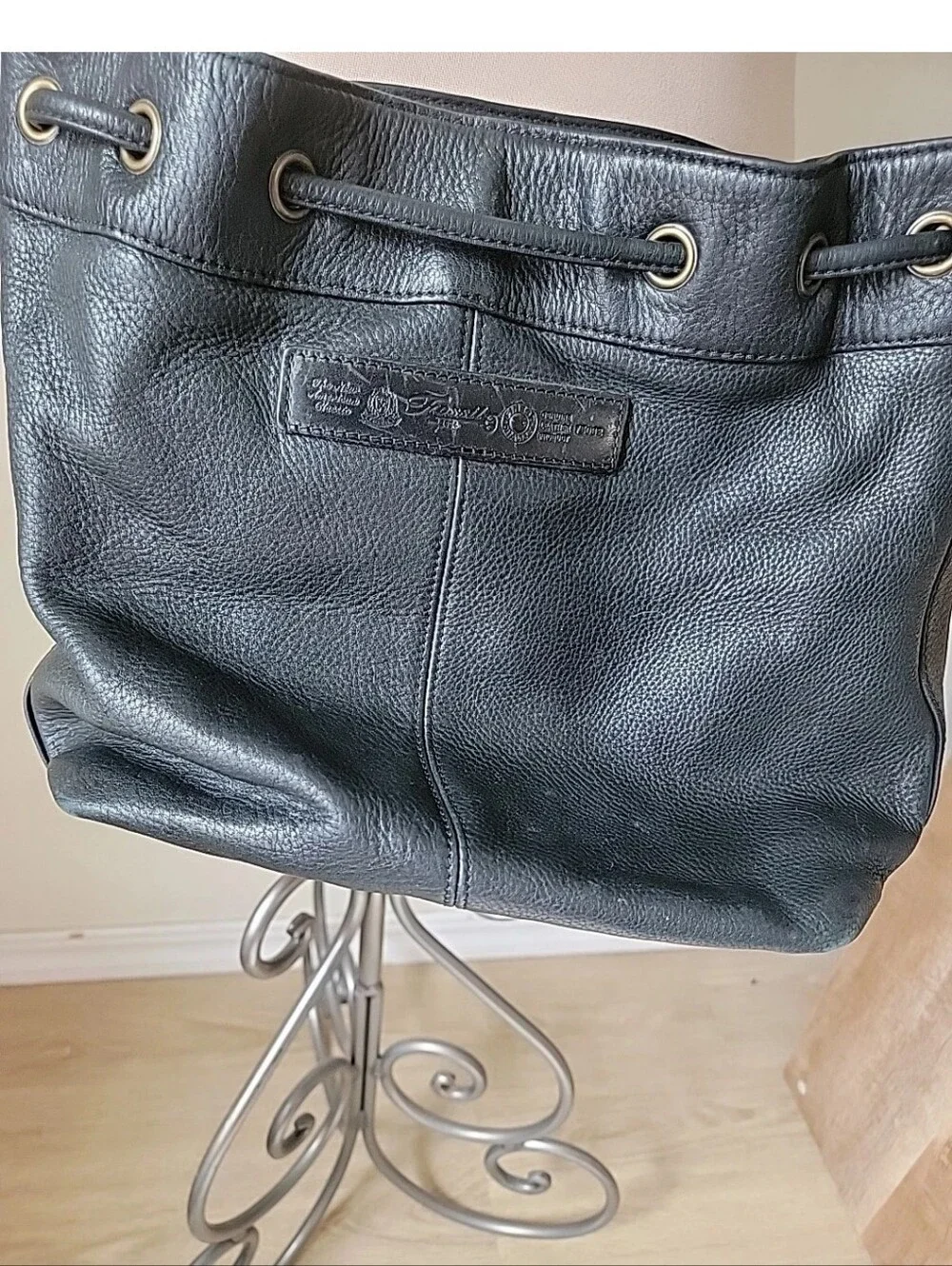 Vintage Fossil Black Pebbled Leather Crossbody Bag with Drawstring Detail